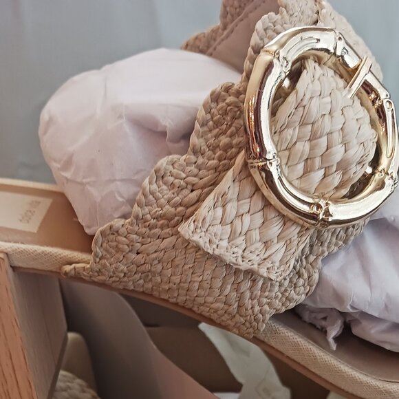 BRAND NEW IN BOX dolce vita Zophy Ivory Raffia Slide Sandal With Gold Loop - Picture 3 of 10
